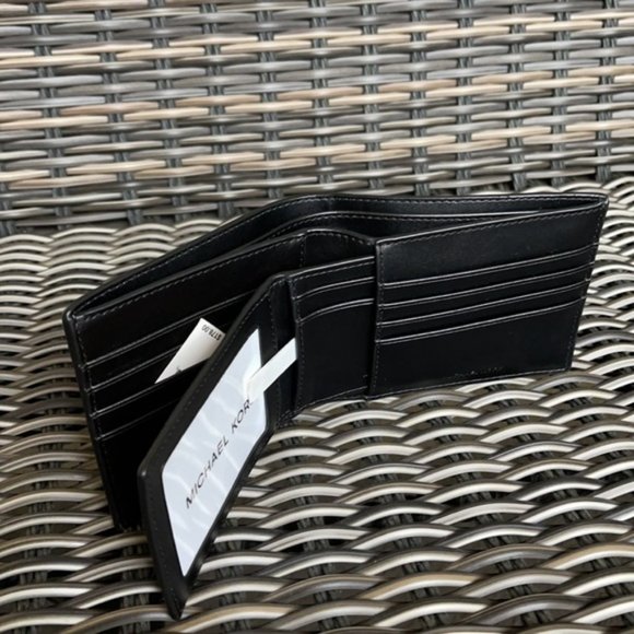 Michael Kors Men`s Cooper Pebbled Leather Billfold Wallet With Passcase - Picture 12 of 16